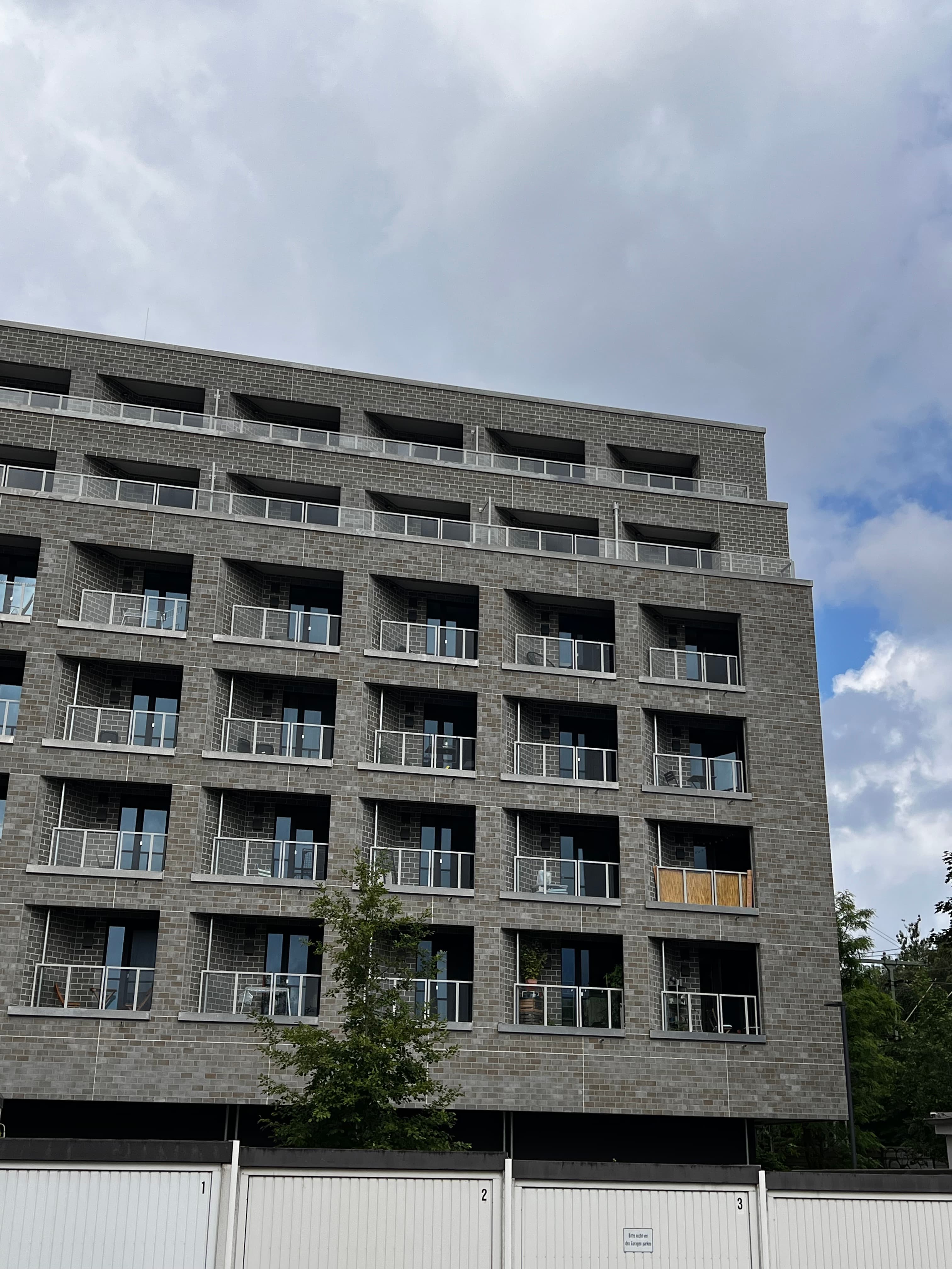 Campus Hamburg Gebäudeansicht von unten